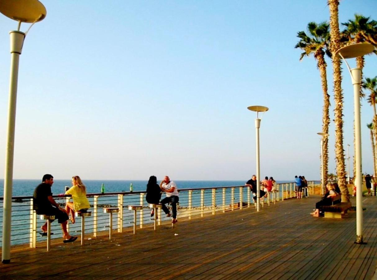Beachfront Studio Apartment Bat Yam 412 Екстериор снимка