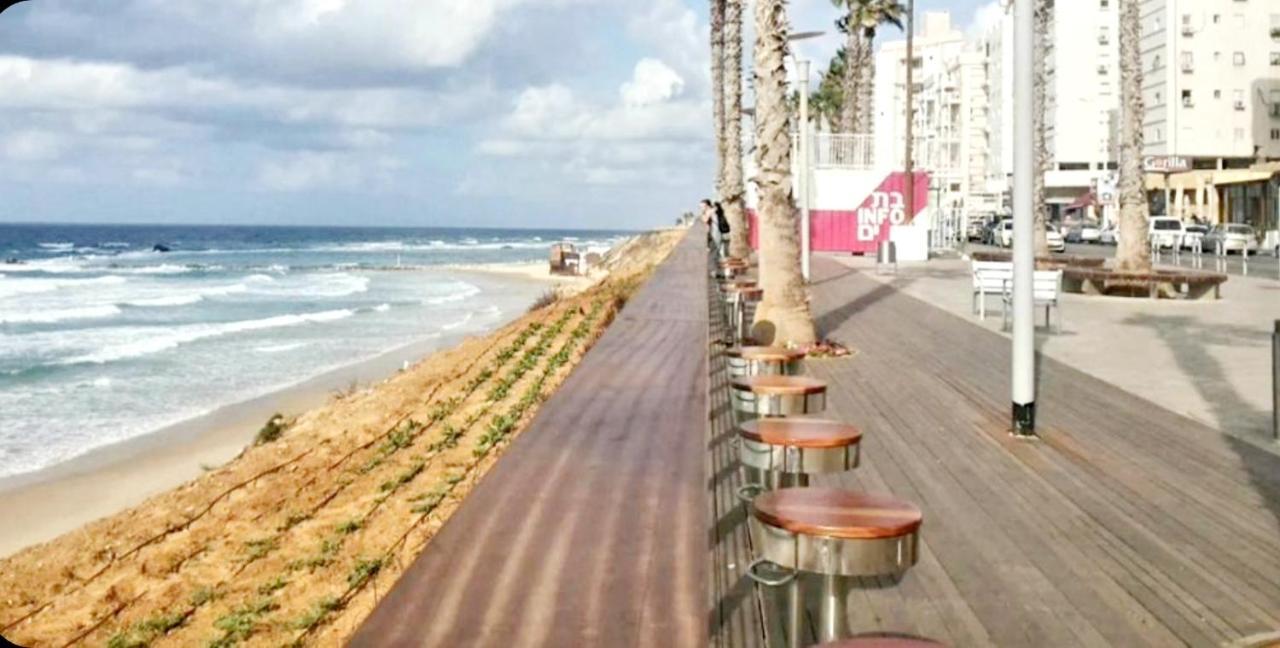 Beachfront Studio Apartment Bat Yam 412 Екстериор снимка