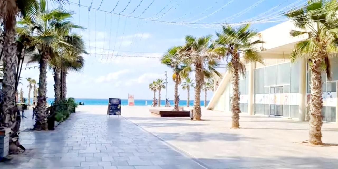 Beachfront Studio Apartment Bat Yam 412 Екстериор снимка