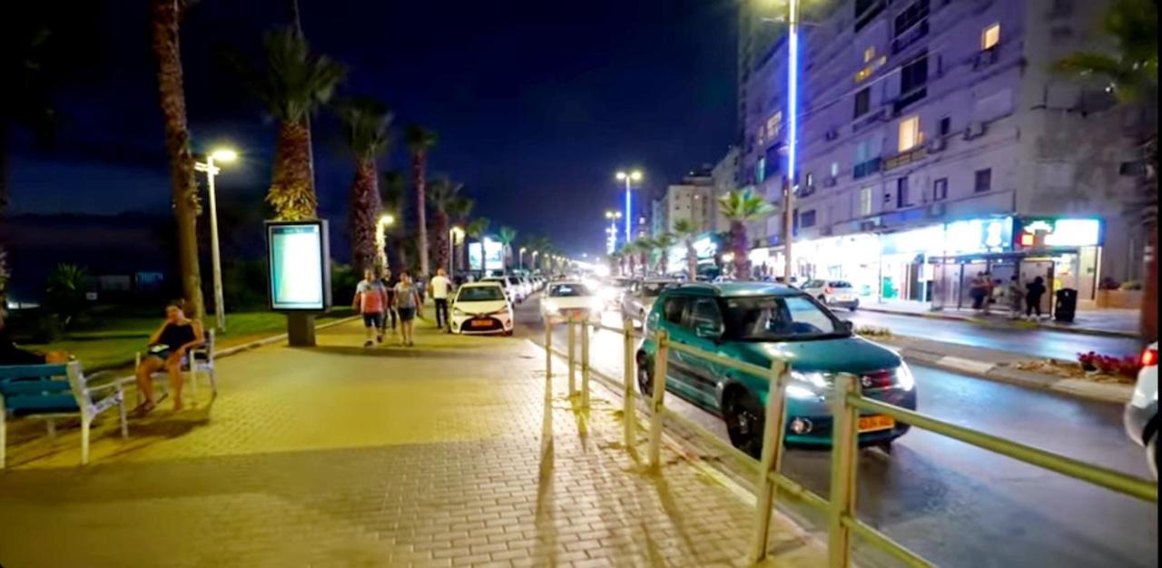Beachfront Studio Apartment Bat Yam 412 Екстериор снимка