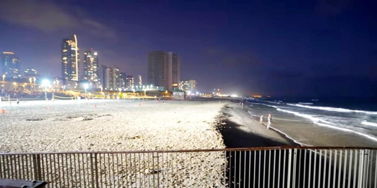 Beachfront Studio Apartment Bat Yam 412 Екстериор снимка