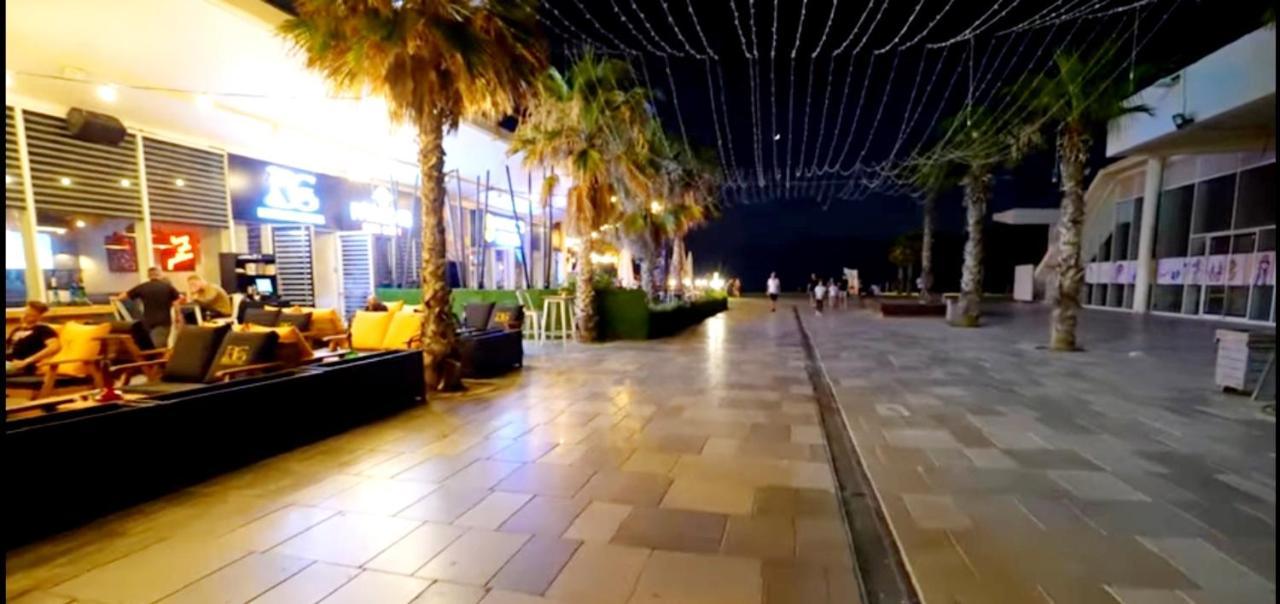 Beachfront Studio Apartment Bat Yam 412 Екстериор снимка