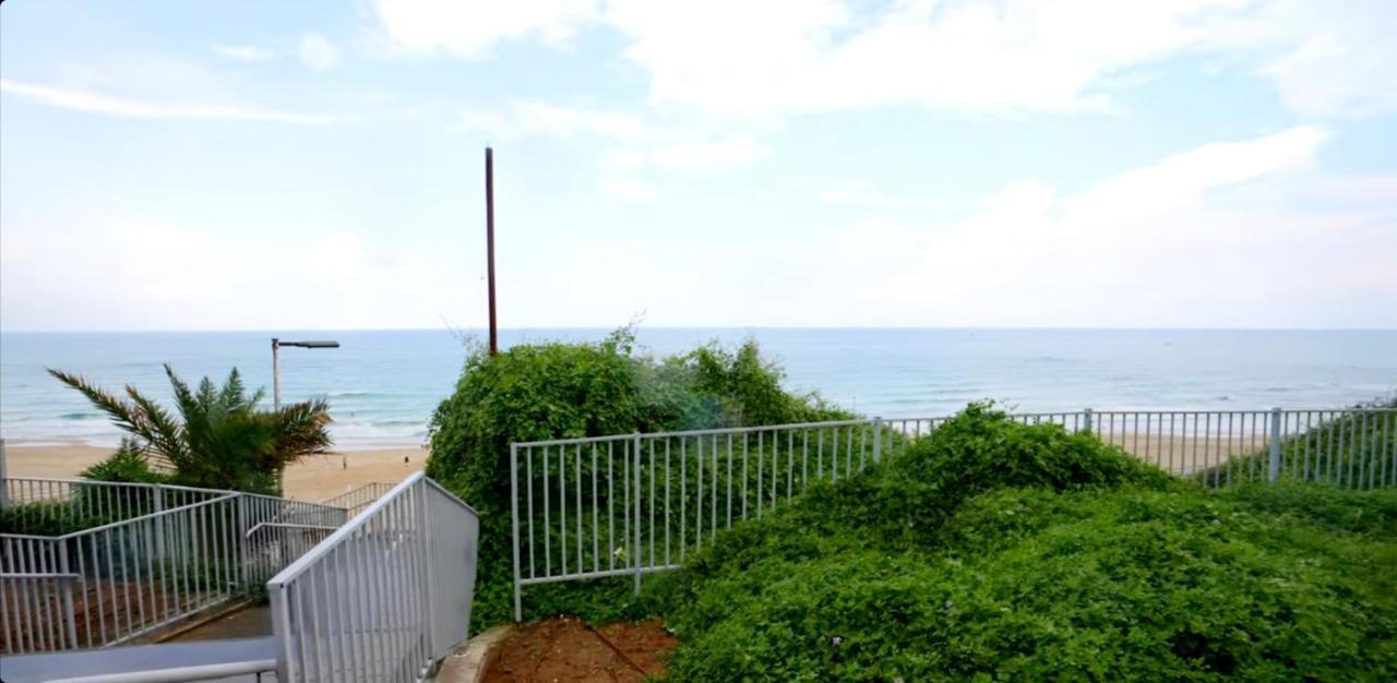 Beachfront Studio Apartment Bat Yam 412 Екстериор снимка