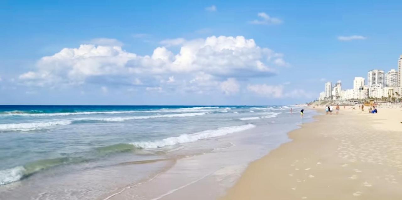 Beachfront Studio Apartment Bat Yam 412 Екстериор снимка