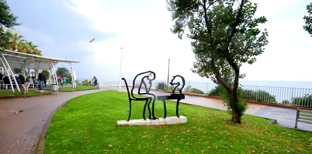 Beachfront Studio Apartment Bat Yam 412 Екстериор снимка