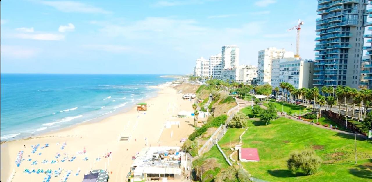 Beachfront Studio Apartment Bat Yam 412 Екстериор снимка