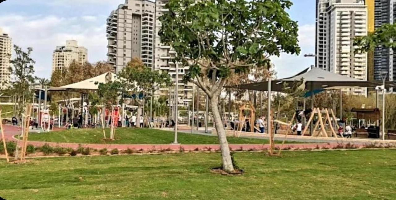 Beachfront Studio Apartment Bat Yam 412 Екстериор снимка